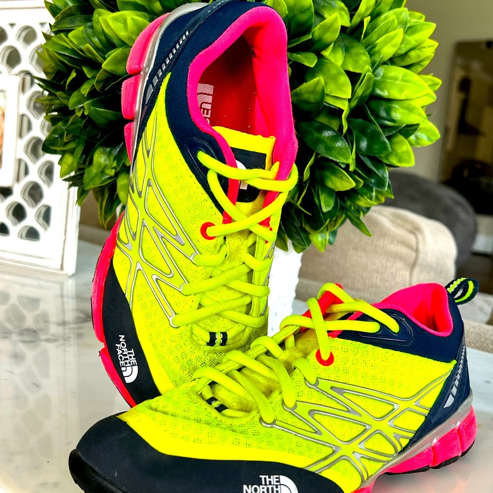 The North Face Ultra Kilowatt Womens Hiking Shoes - Sz 5
